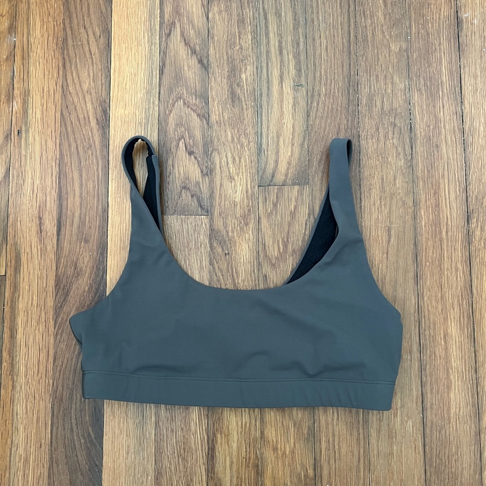 Vuori Daily bra size medium